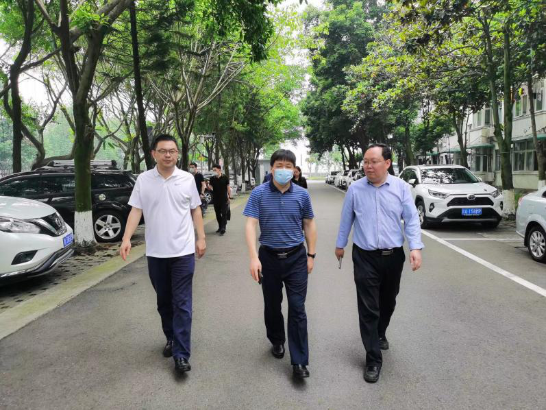 朱明副局长到省航空运动学校开展安全生产大检查工作 - 四川省体育局