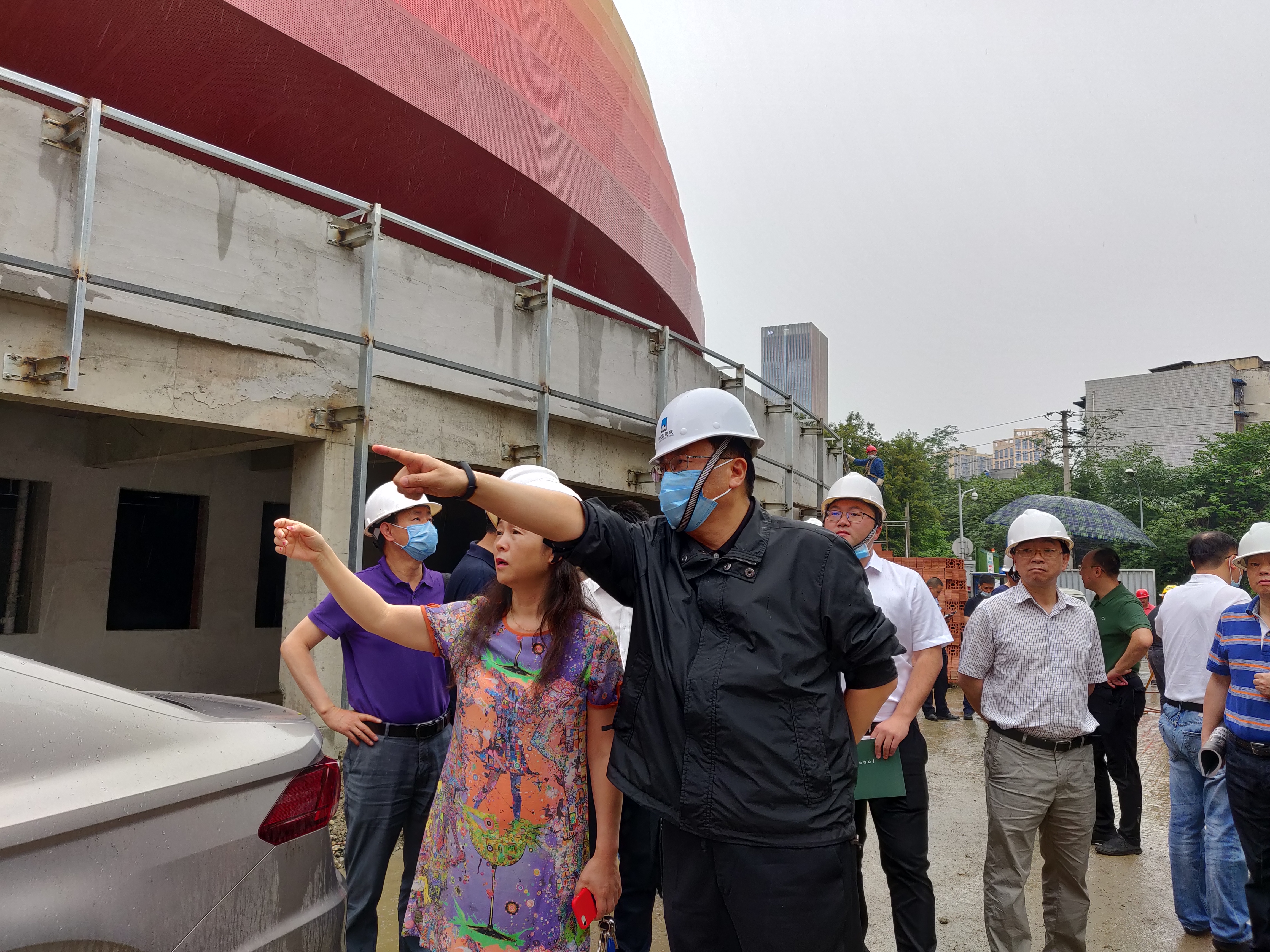 成都大运会筹委会副主任毛志雄一行到城北体育馆调研工作